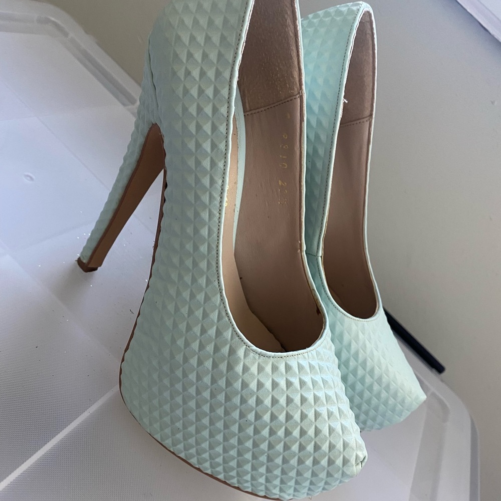 Geometric pattern light blue heels - Picture 4 of 4